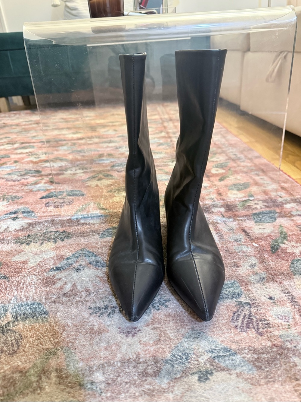 Peche Pointy Toe Kitten Toe Boots